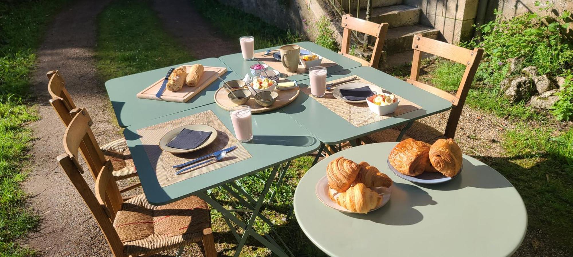 Le Manoir Du Moulin De Madame Bed & Breakfast Villeneuve-sur-Lot Bagian luar foto