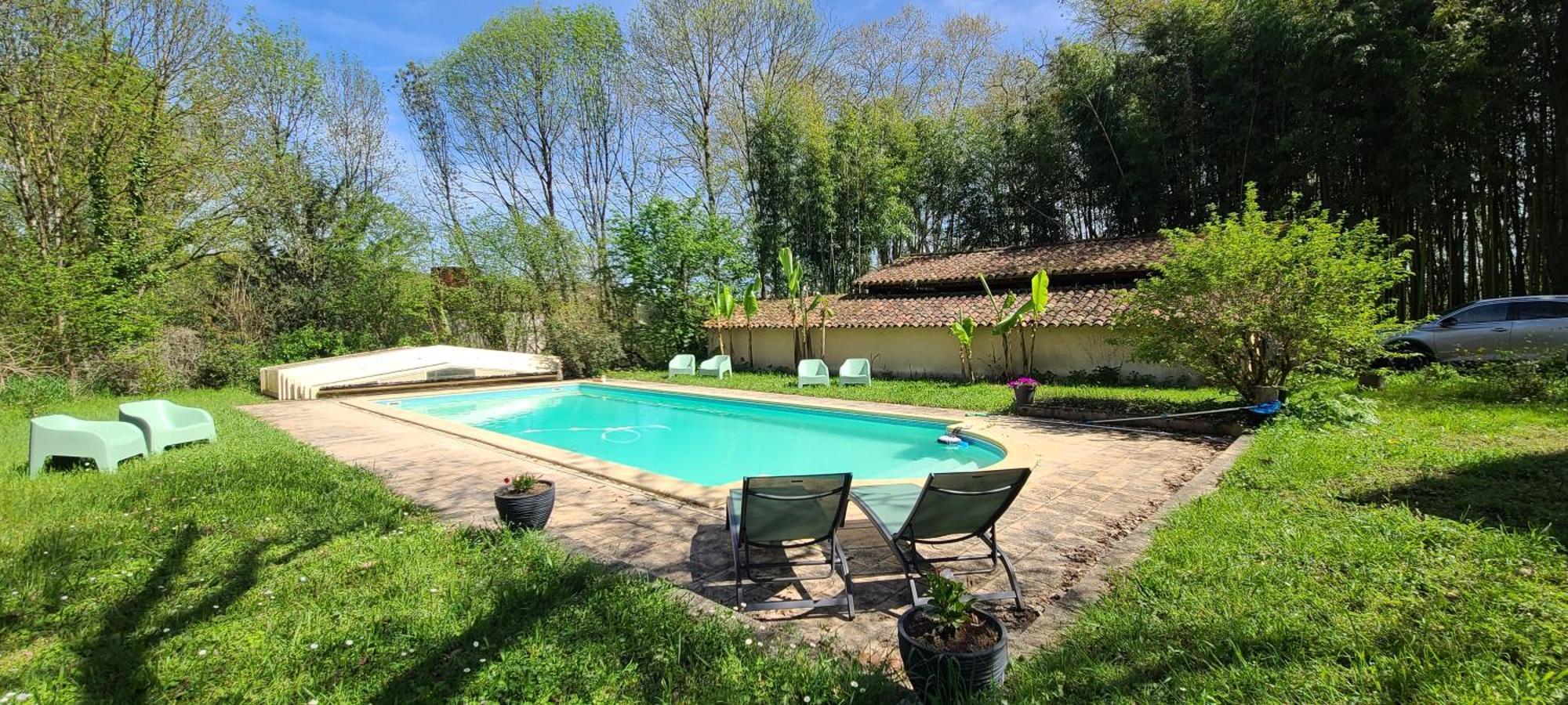 Le Manoir Du Moulin De Madame Bed & Breakfast Villeneuve-sur-Lot Bagian luar foto